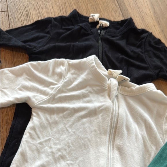 Assorted Kyte Clothes - Picture 5 of 5